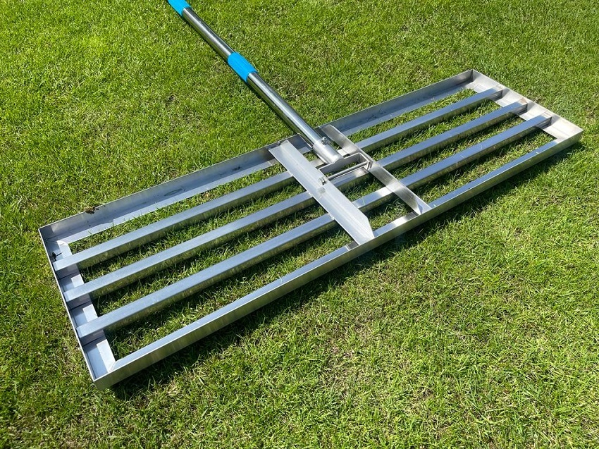 how to use lawn leveling rake