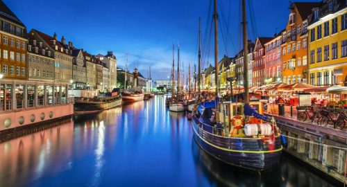 Where is the best view of Nyhavn?