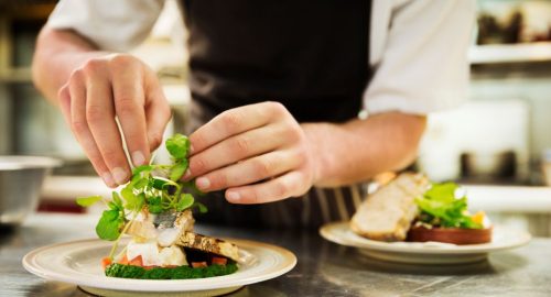 What are the six types of garnishes?